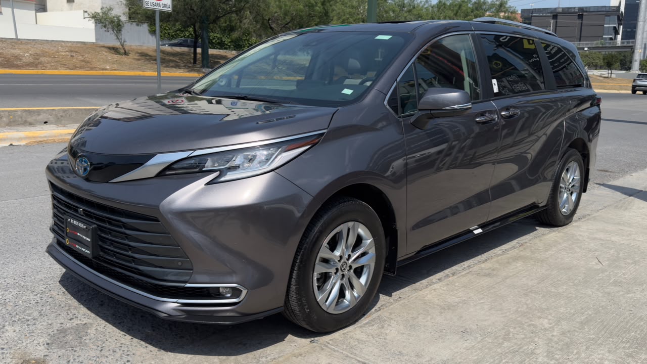 TOYOTA SIENNA LIMITED 2023