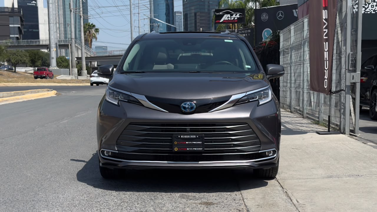 TOYOTA SIENNA LIMITED 2023