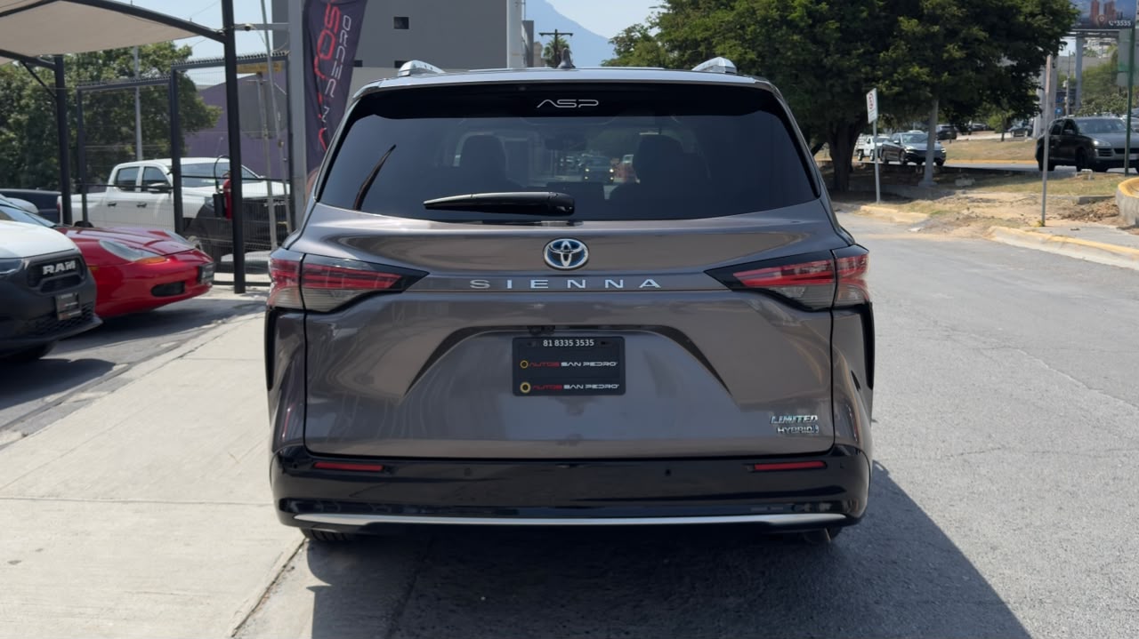 TOYOTA SIENNA LIMITED 2023