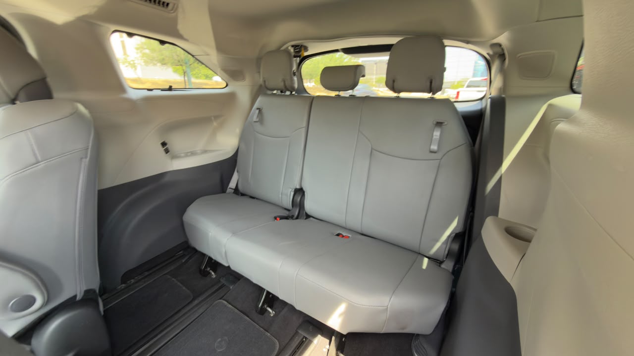 TOYOTA SIENNA LIMITED 2023