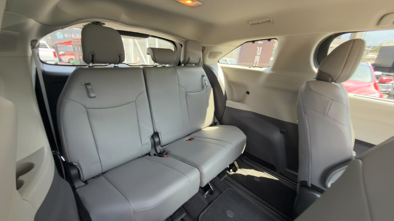 TOYOTA SIENNA LIMITED 2023