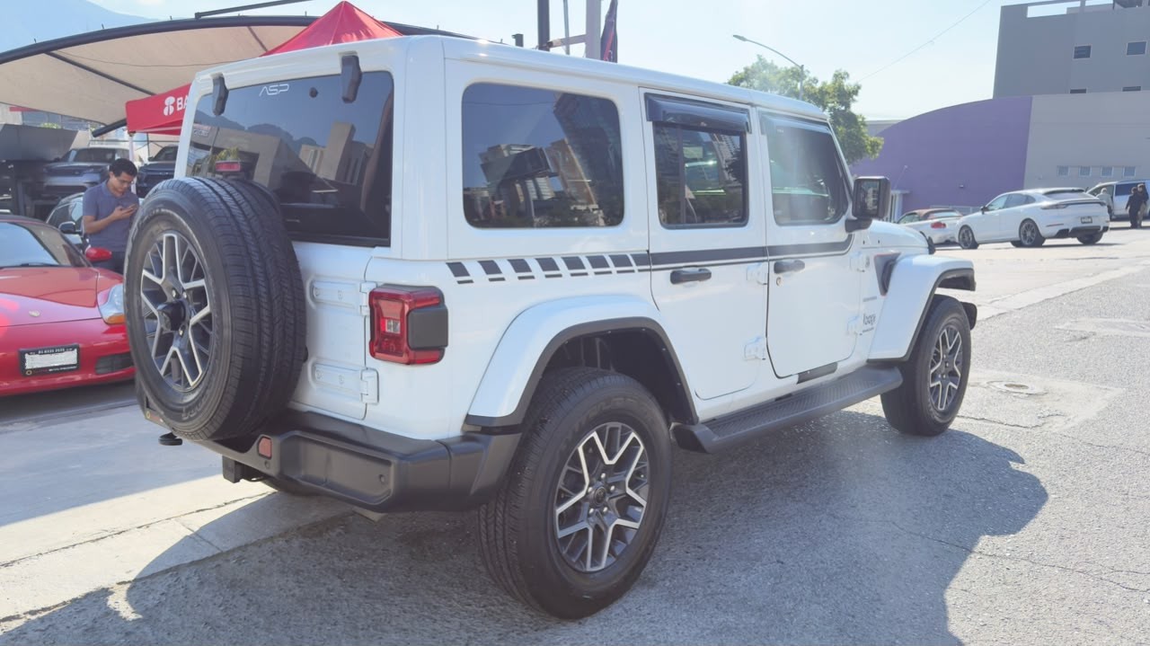 JEEP WRANGLER UNLIMITED SAHARA 2024