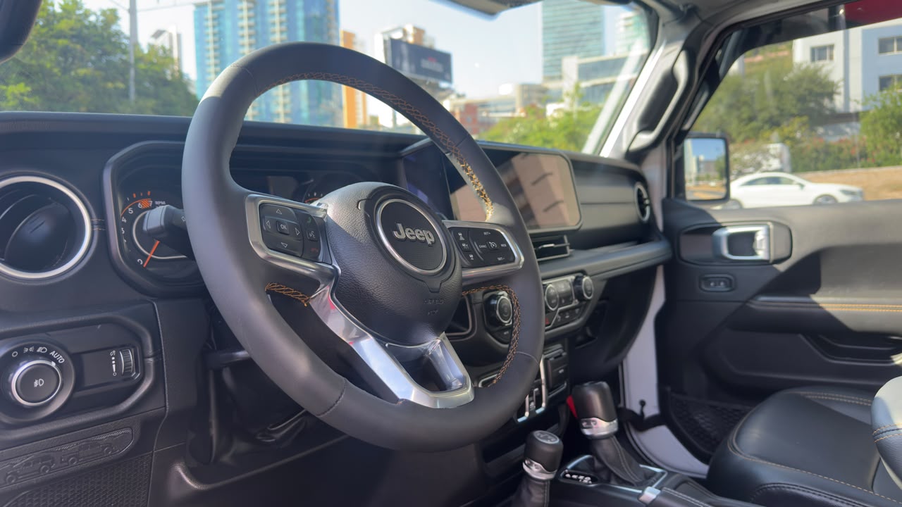 JEEP WRANGLER UNLIMITED SAHARA 2024