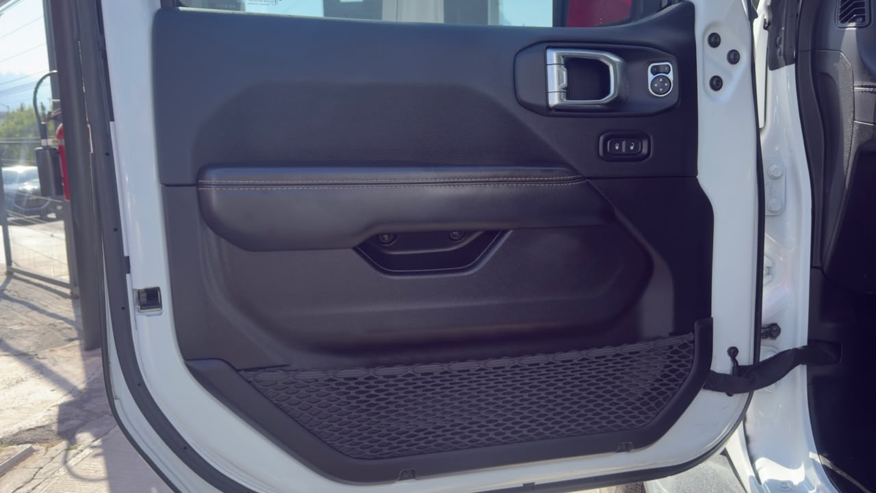 JEEP WRANGLER UNLIMITED SAHARA 2024