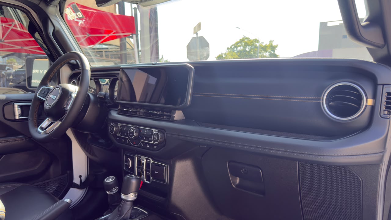 JEEP WRANGLER UNLIMITED SAHARA 2024