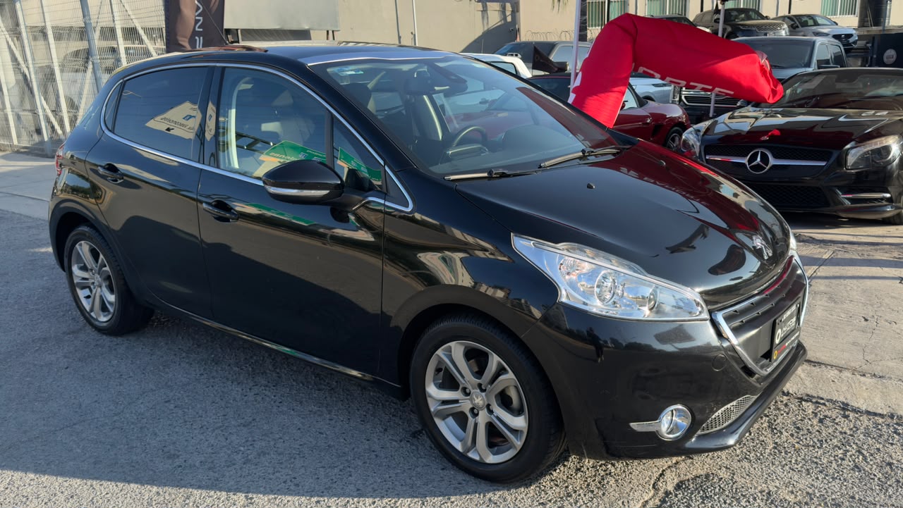 PEUGEOT 208 FELINE 1.6 2014