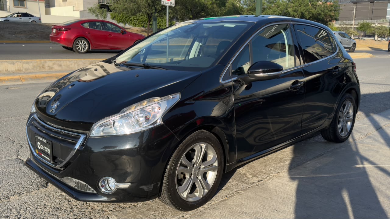 PEUGEOT 208 FELINE 1.6 2014