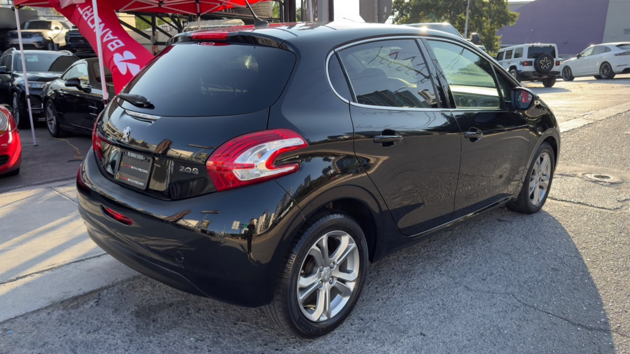 PEUGEOT 208 FELINE 1.6 2014