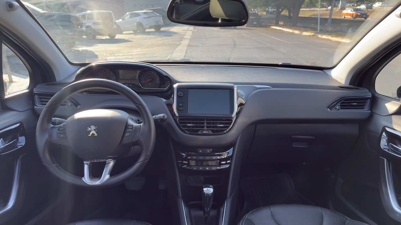 PEUGEOT 208 FELINE 1.6 2014