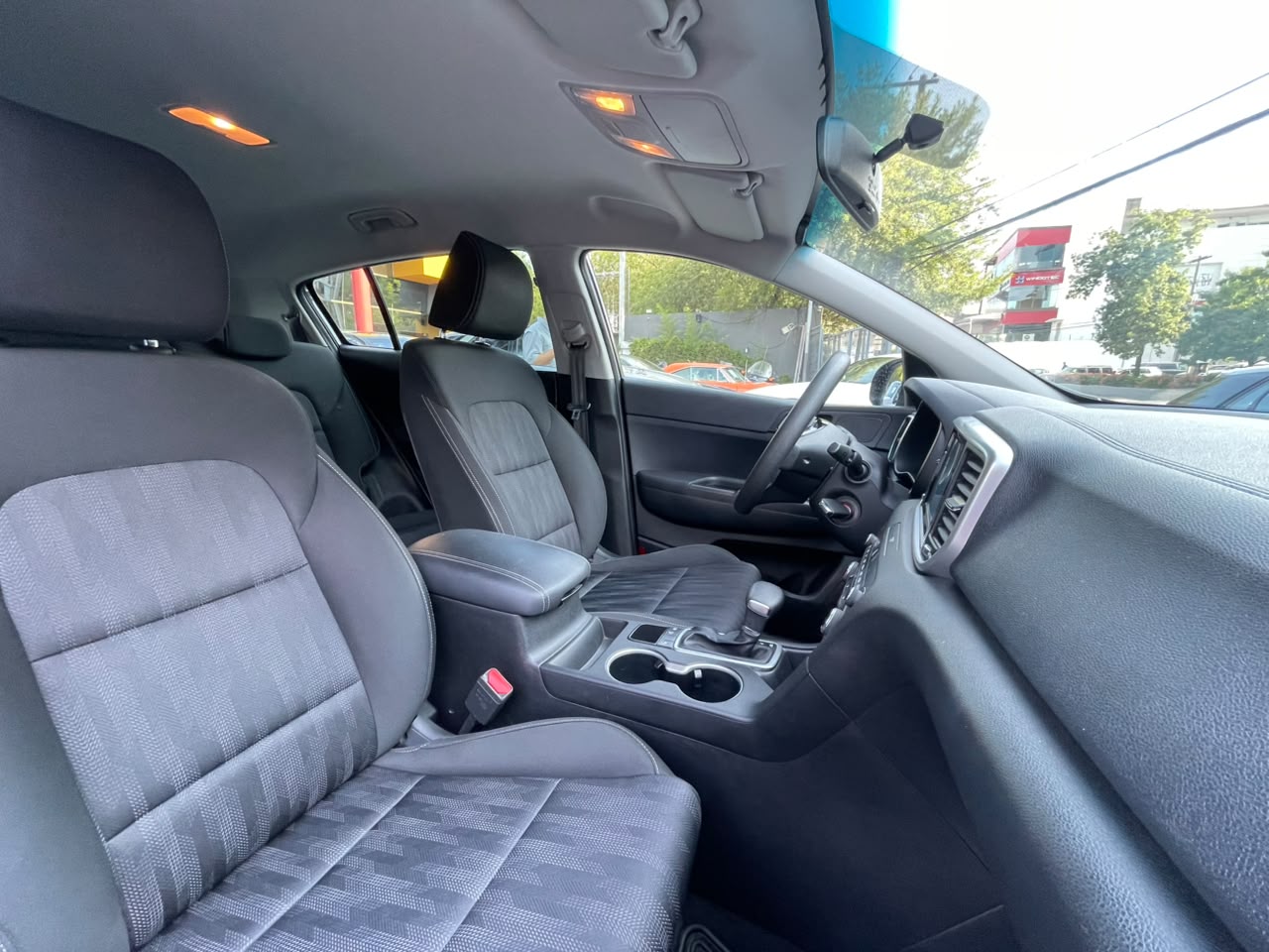 SPORTAGE LX 2.0