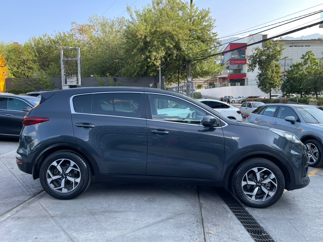 SPORTAGE LX 2.0
