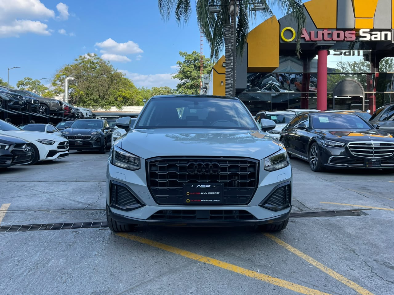 Q2 SELECT