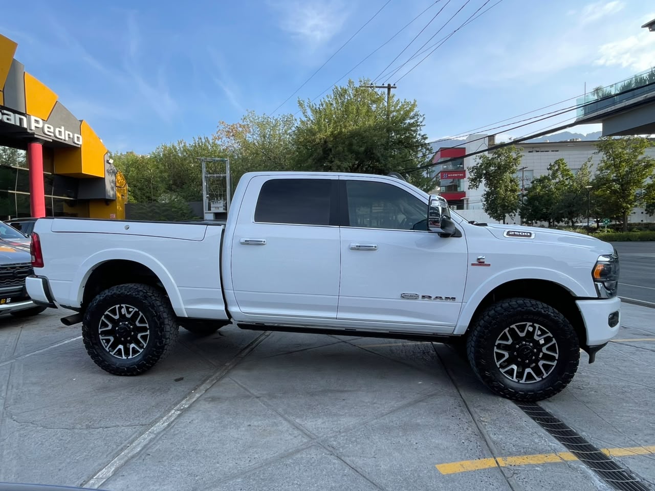 RAM 2500 LONG HORN