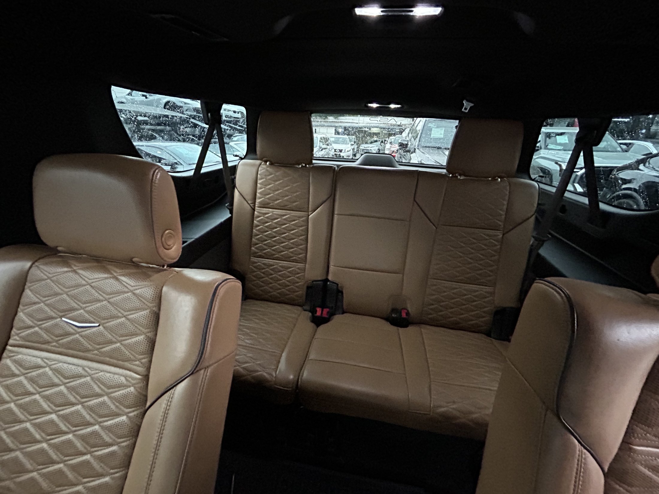 ESCALADE ESV