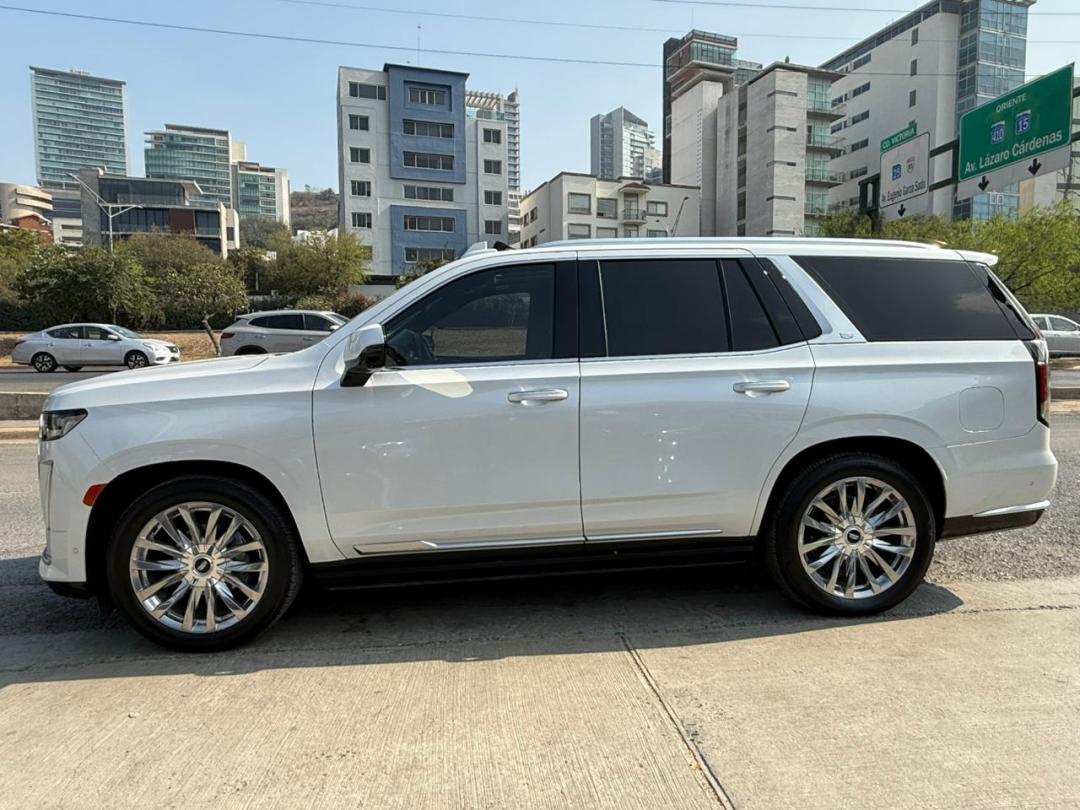 CADILLAC ESCALADE ESV PREMIUM 2023