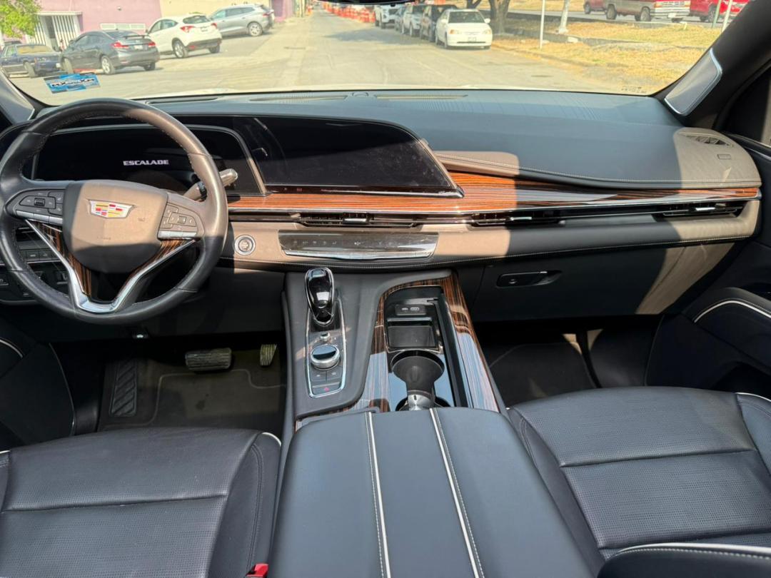 CADILLAC ESCALADE ESV PREMIUM 2023