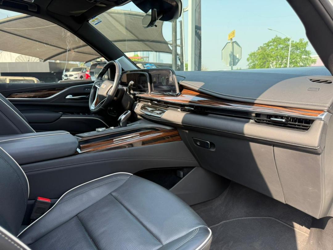 CADILLAC ESCALADE ESV PREMIUM 2023
