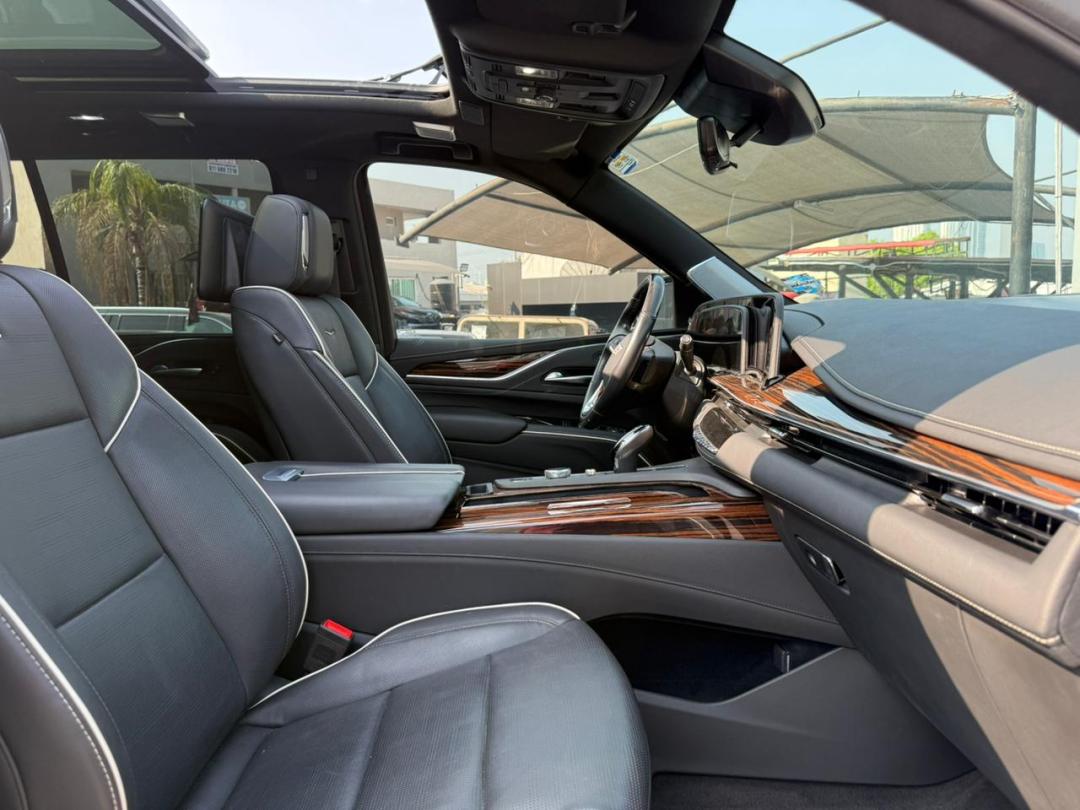 CADILLAC ESCALADE ESV PREMIUM 2023