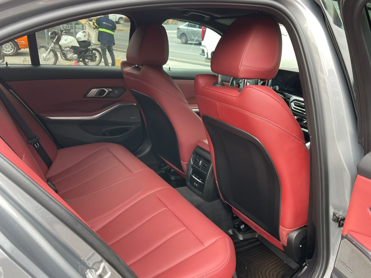 330e M SPORT