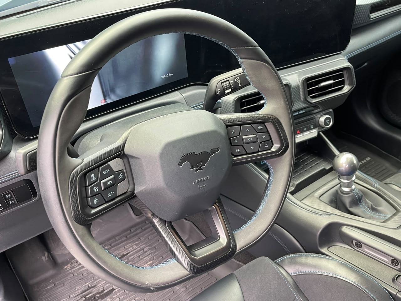 MUSTANG DARK HORSE