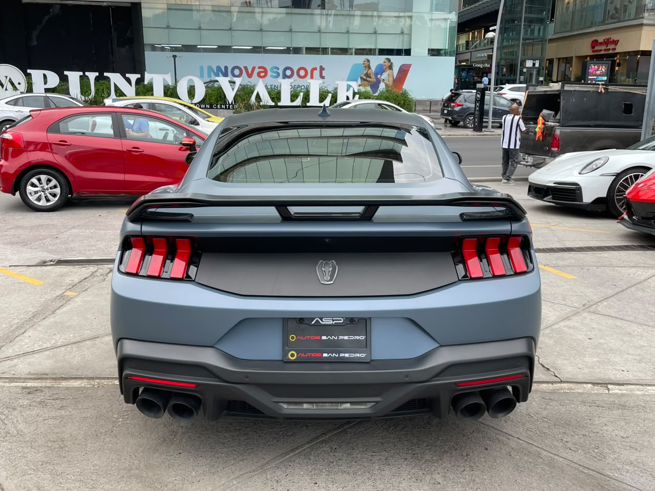 MUSTANG DARK HORSE