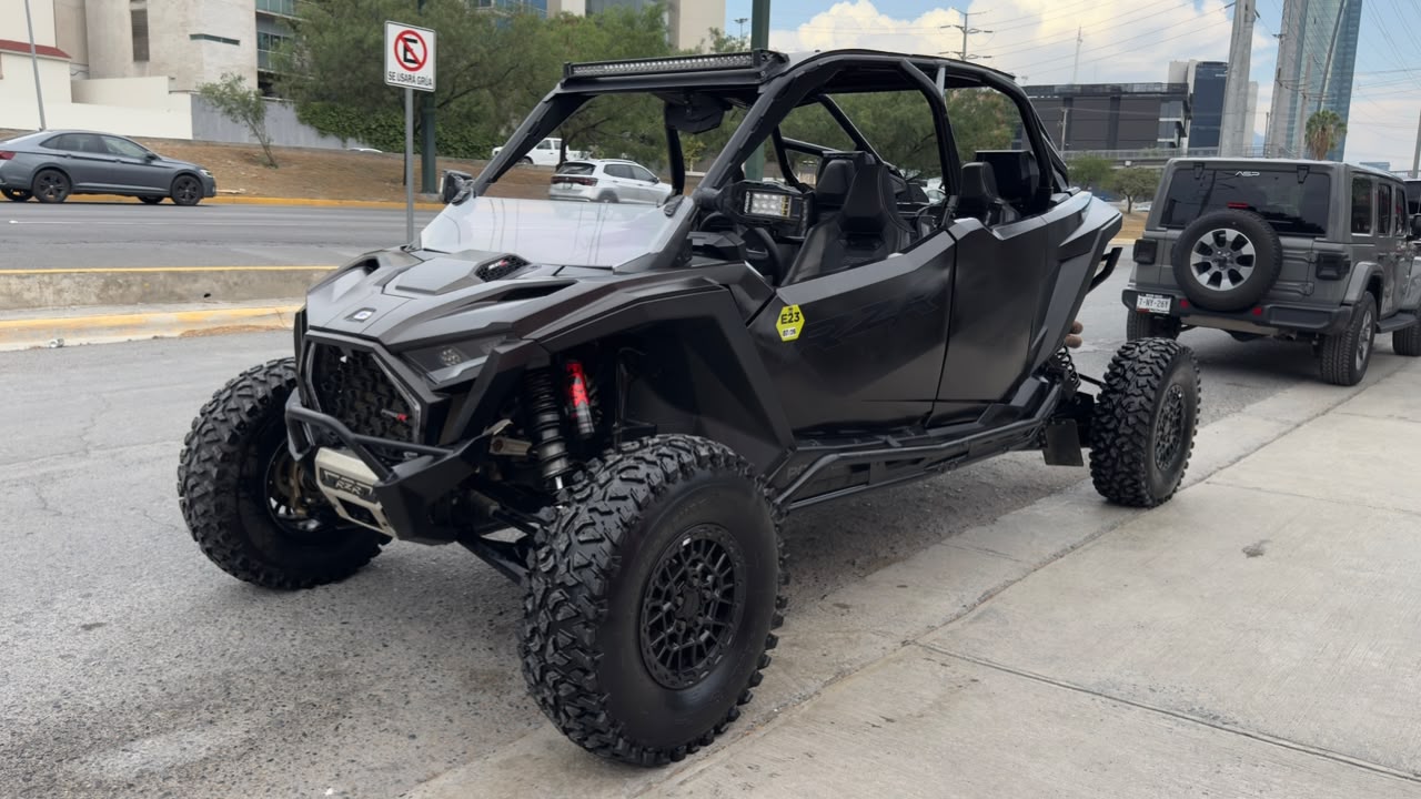 POLARIS RZR PRO R  2025