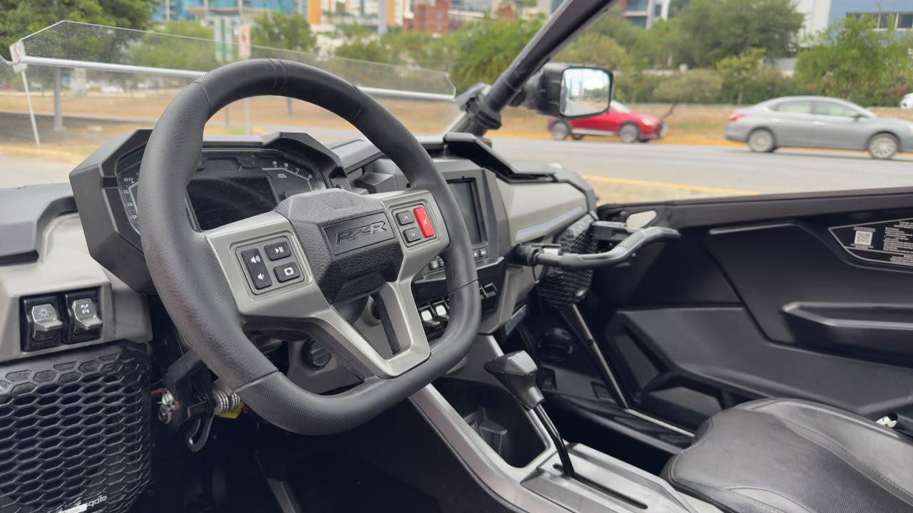 POLARIS RZR PRO R  2025
