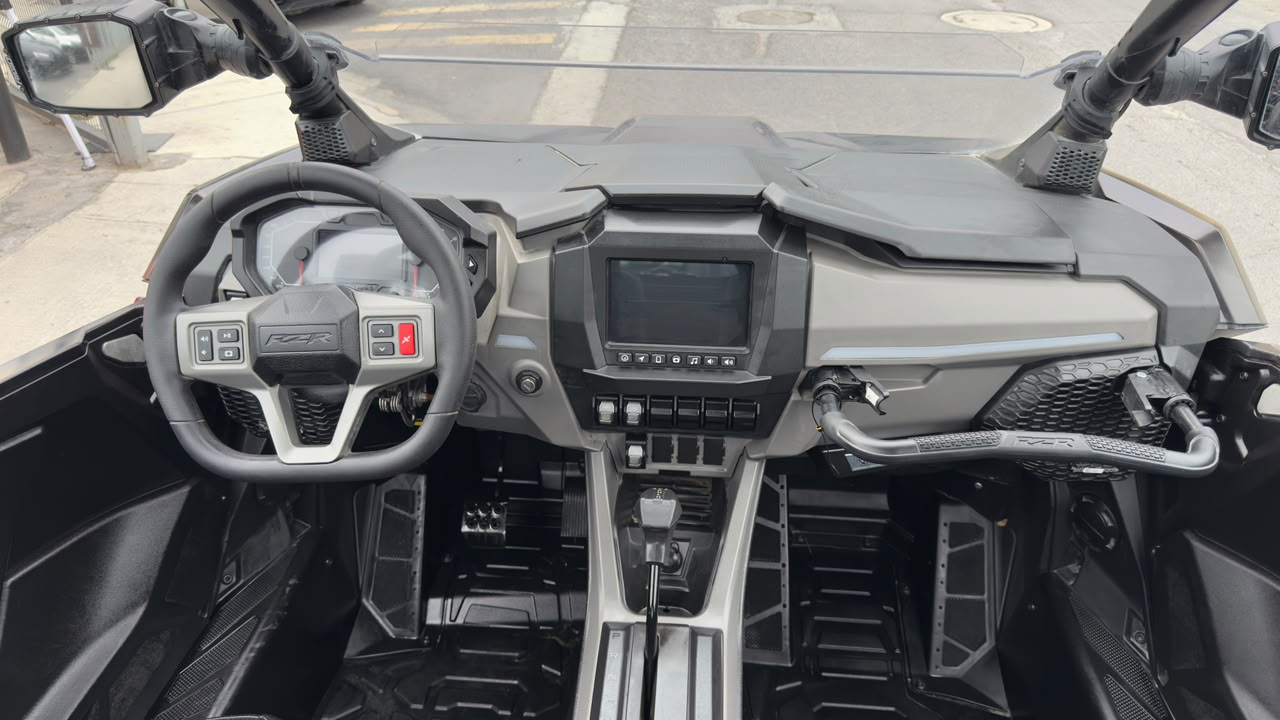 POLARIS RZR PRO R  2025