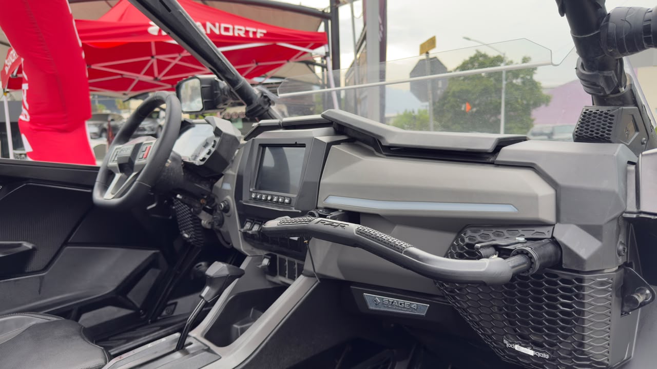 POLARIS RZR PRO R  2025