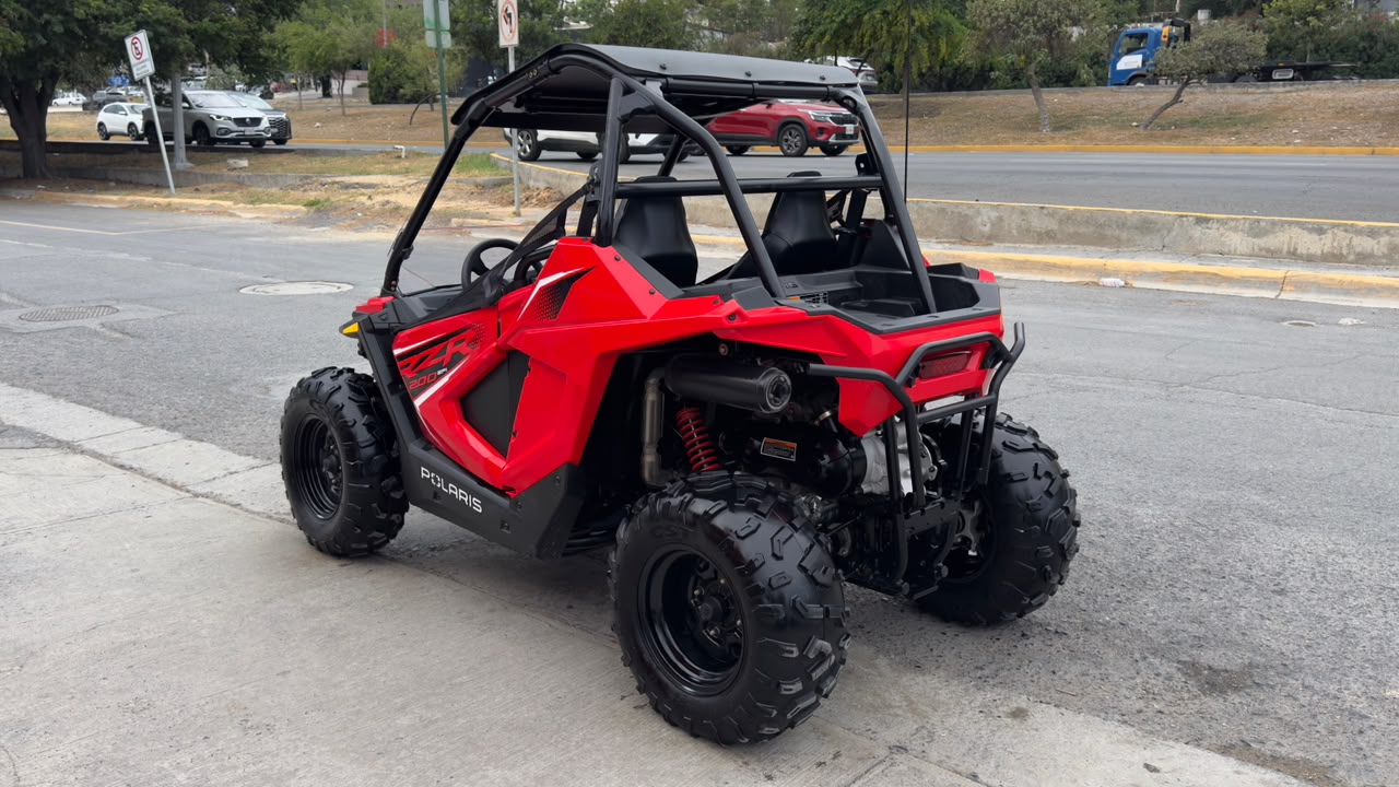 POLARIS RZR 200 EFI 2025