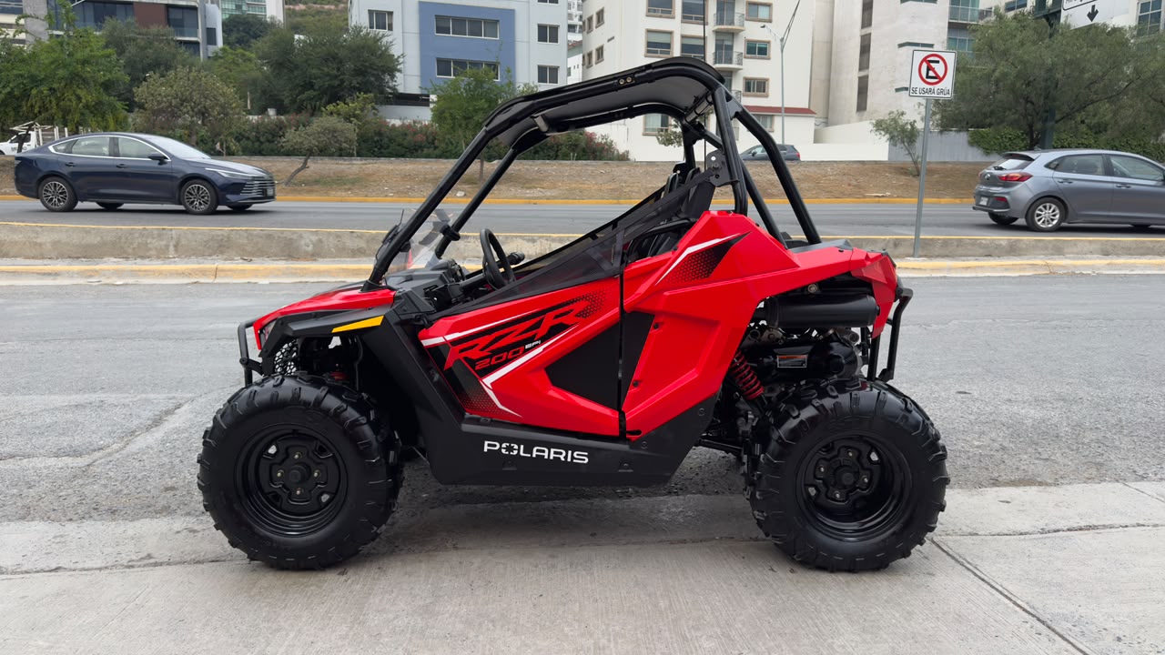 POLARIS RZR 200 EFI 2025