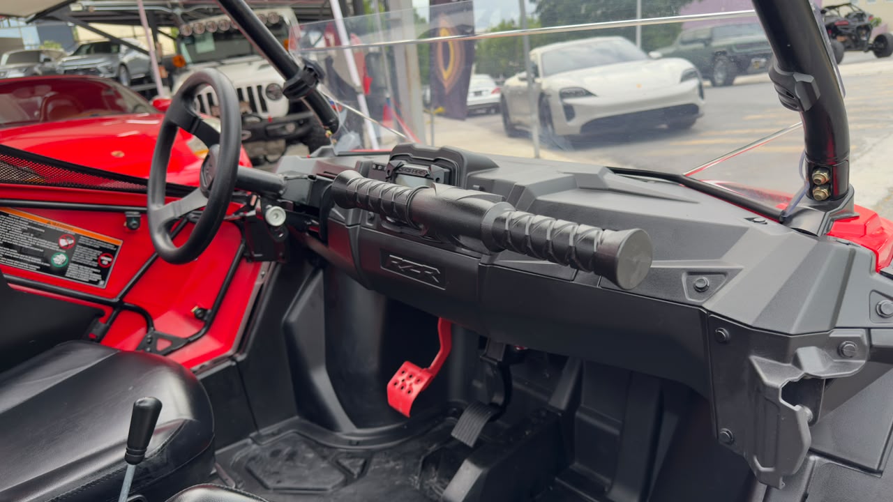 POLARIS RZR 200 EFI 2025