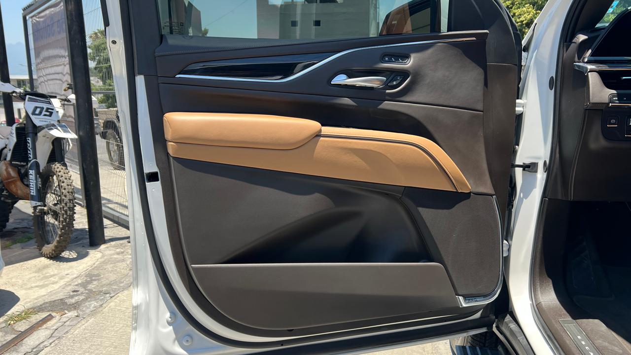 CADILLAC ESCALADE ESV 2022