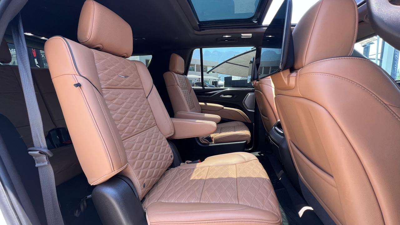 CADILLAC ESCALADE ESV 2022