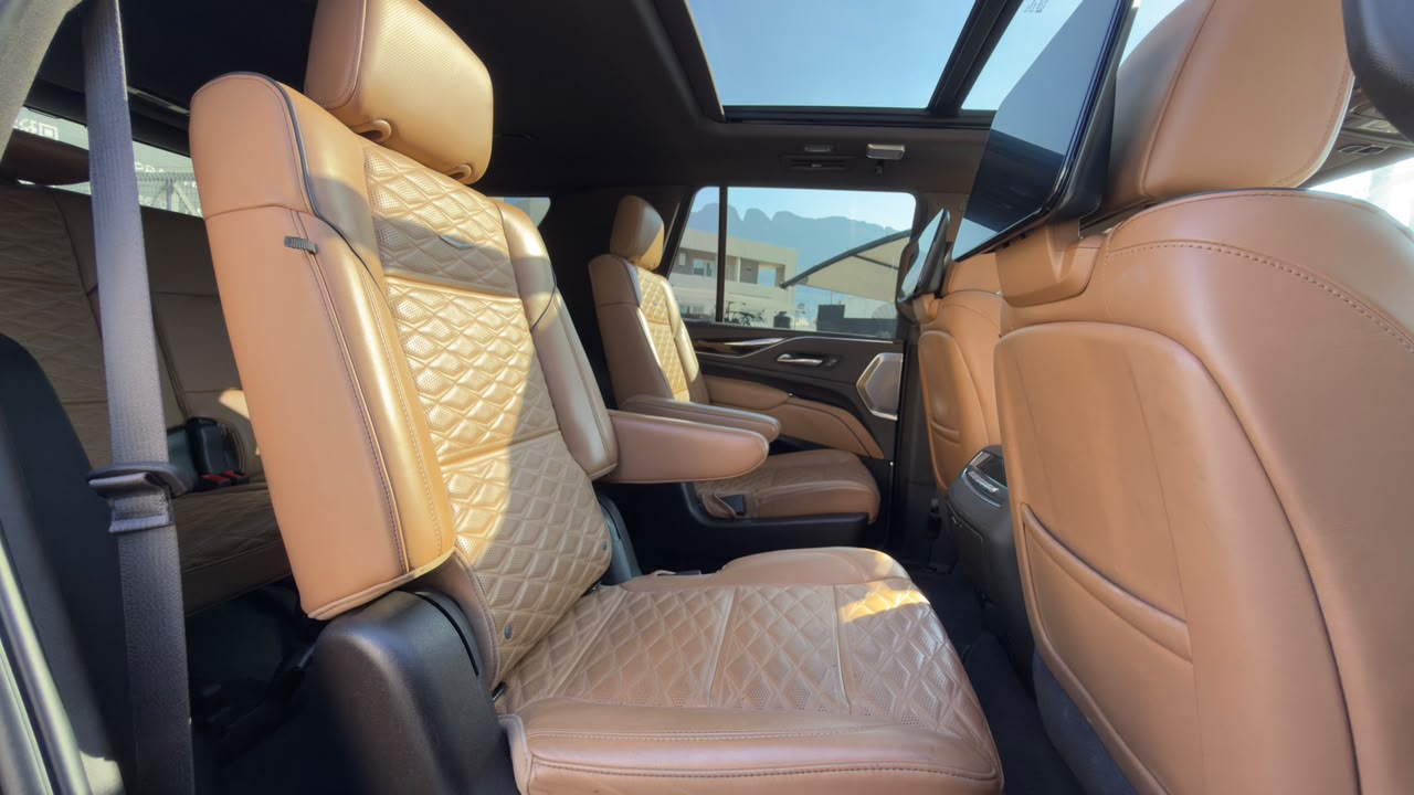 CADILLAC ESCALADE SUV 2023