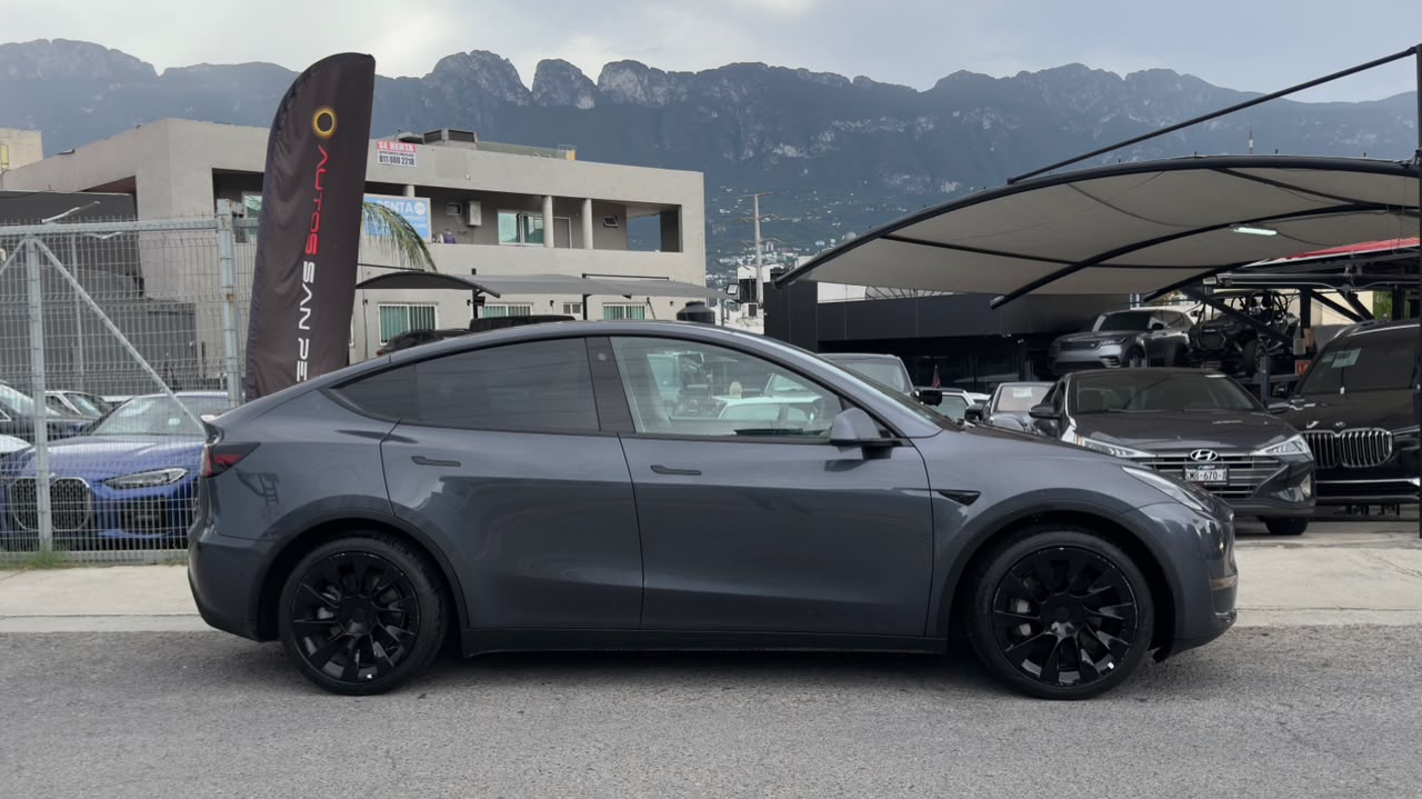 MODEL Y LONG RANGE