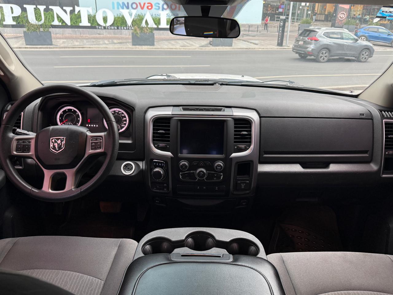 RAM 1500 CREW CAB HEMI SPORT 4X4