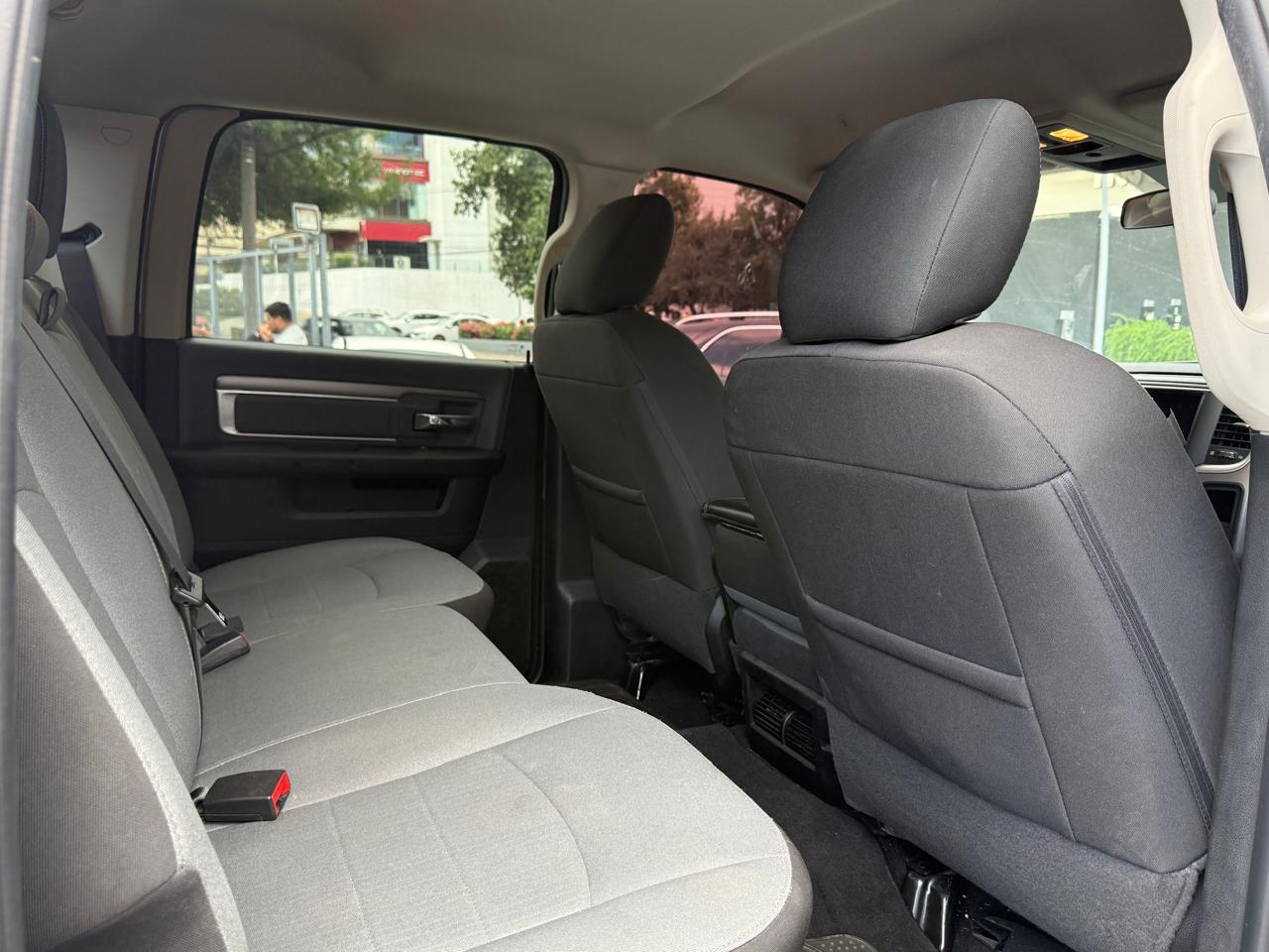 RAM 1500 CREW CAB HEMI SPORT 4X4