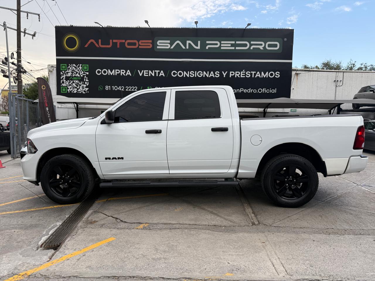 RAM 1500 CREW CAB HEMI SPORT 4X4