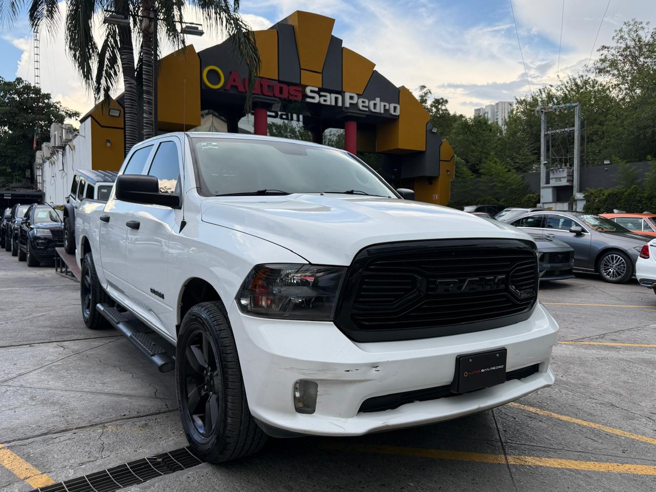 RAM 1500 CREW CAB HEMI SPORT 4X4