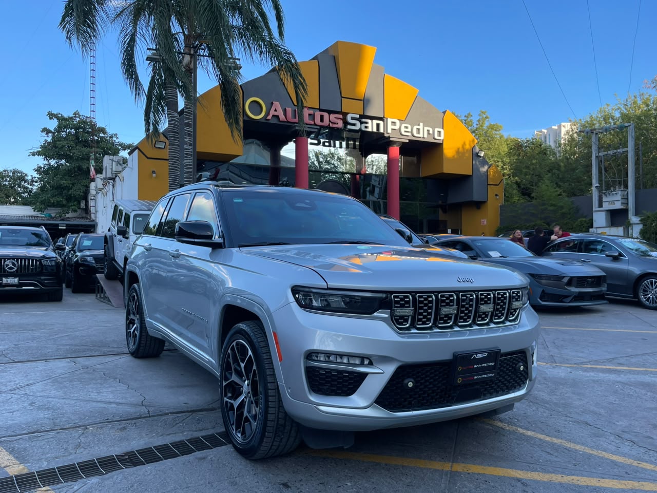 GRAND CHEROKEE SUMMIT RESERVE BLINDAJE NIVEL 5 PLUS