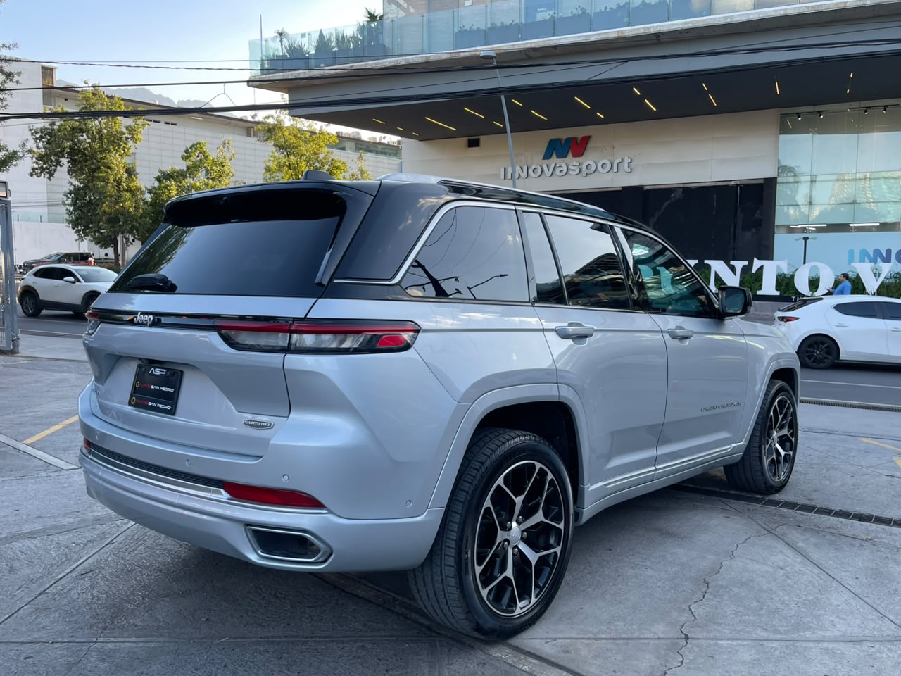 GRAND CHEROKEE SUMMIT RESERVE BLINDAJE NIVEL 5 PLUS