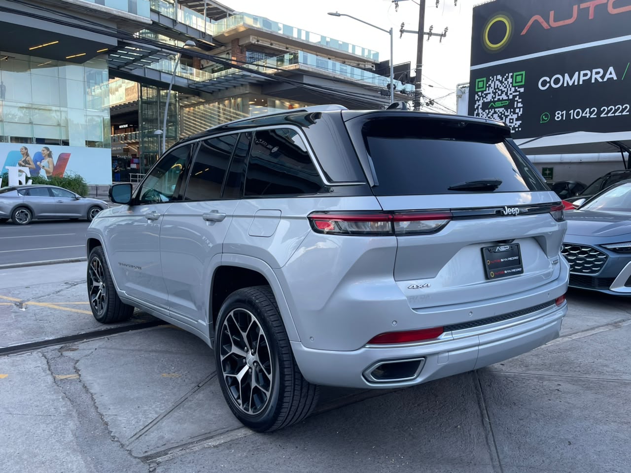 GRAND CHEROKEE SUMMIT RESERVE BLINDAJE NIVEL 5 PLUS