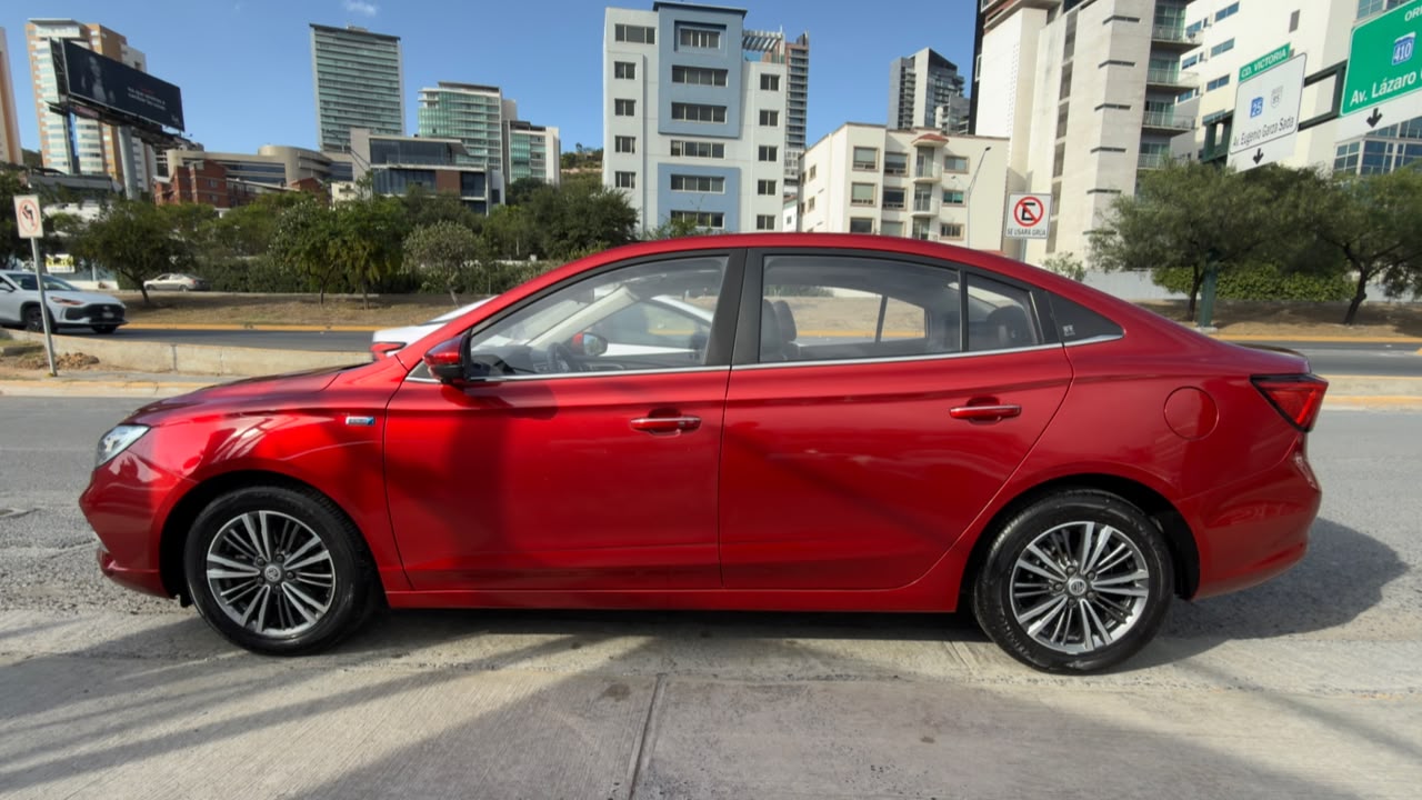 MG MG5 ELEGANCE 2024