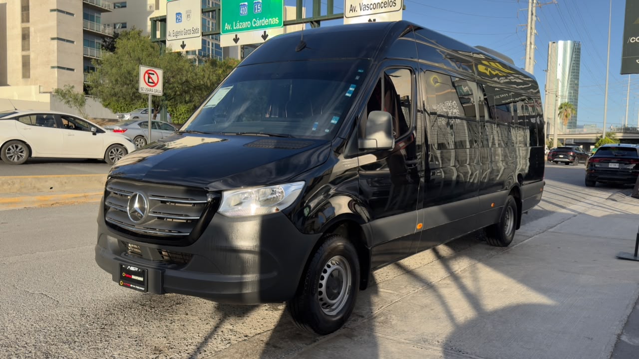 MERCEDES BENZ SPRINTER VAN PASAJE 517 X LARGA 2024