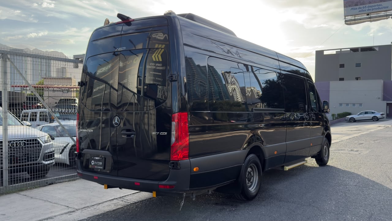 MERCEDES BENZ SPRINTER VAN PASAJE 517 X LARGA 2024