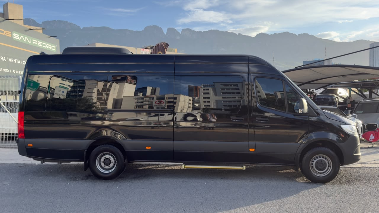MERCEDES BENZ SPRINTER VAN PASAJE 517 X LARGA 2024