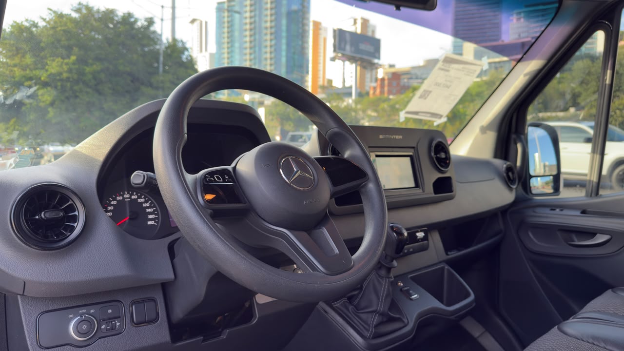MERCEDES BENZ SPRINTER VAN PASAJE 517 X LARGA 2024