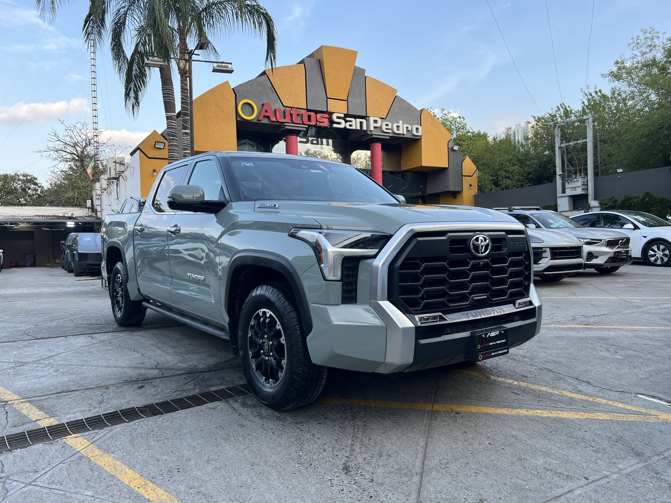 Toyota TUNDRA TRD OFF ROAD HEV 4X4 2025