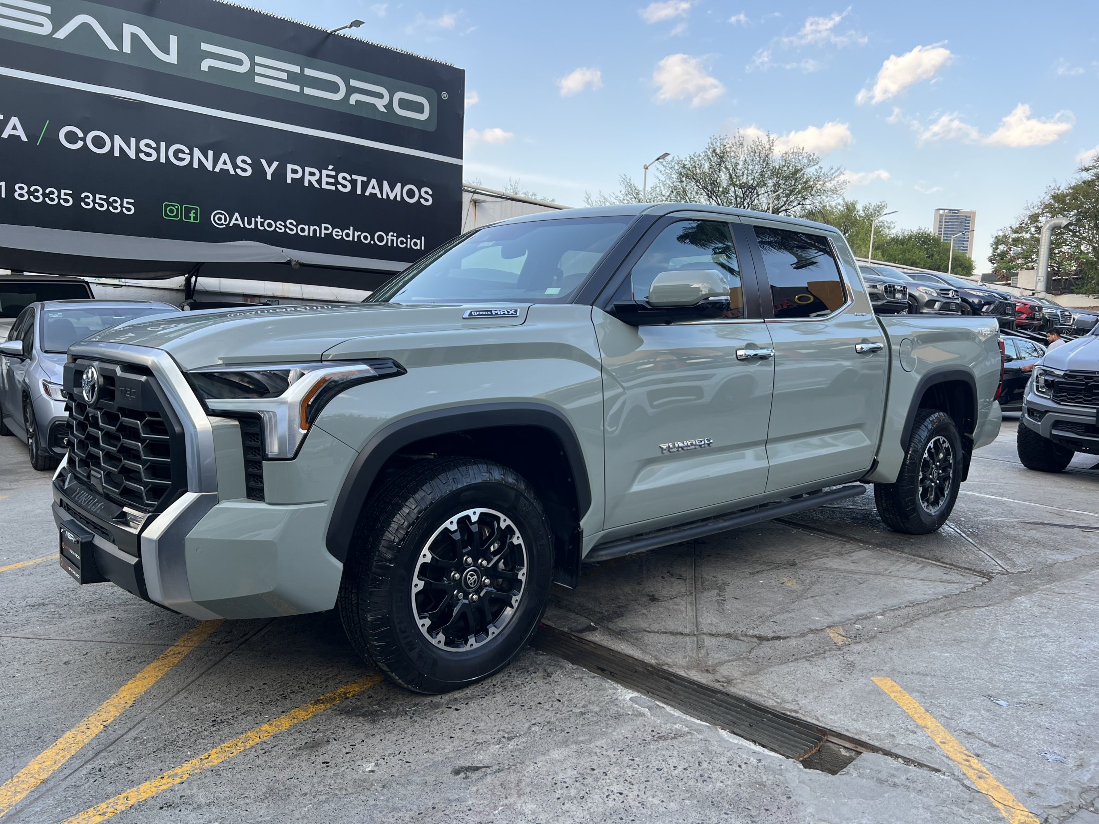 Toyota TUNDRA TRD OFF ROAD HEV 4X4 2025